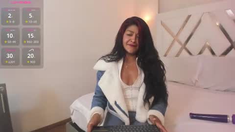 Snapshot of sky_collins_ chatting on July 2026 02:31:02 AM Sky online show from July 2026 02:31:02 AM