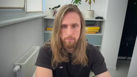 Snapshot of sky_guy25 chatting on October 2025 08:39:01 AM sky_guy25 online show from October 2025 08:39:01 AM