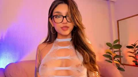 Snapshot of sky_rosee chatting on December 2024 08:40:02 PM Sky online show from December 2024 08:40:02 PM