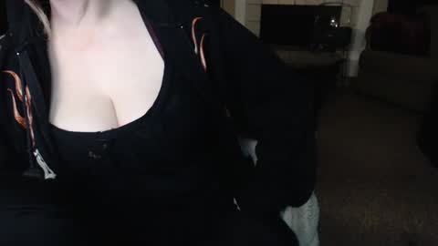 SKYLE   online show from March 2026 02:28:01 AM