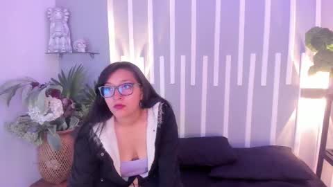 skye_bluee_ online show from September 2025 02:56:02 AM