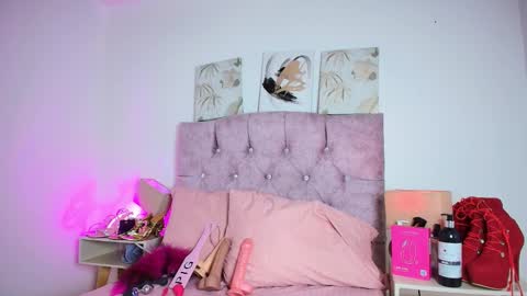 skye moore online show from February 2026 07:00:02 PM