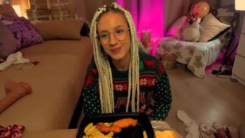    online show from December 2024 08:07:02 PM