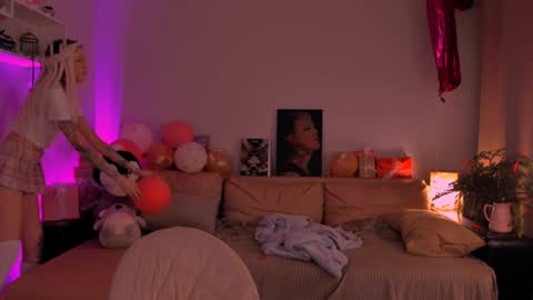    online show from February 2025 01:11:01 AM