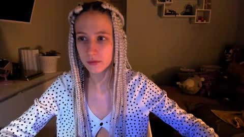    online show from October 2025 09:56:01 PM