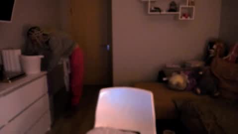    online show from October 2025 08:50:02 PM