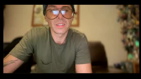 Snapshot of skyfly333 chatting on May 2026 02:57:02 PM IAN HARD online show from May 2026 02:57:02 PM
