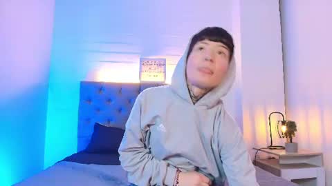 Snapshot of skylen_snow chatting on June 2026 06:30:01 PM skylen_snow online show from June 2026 06:30:01 PM