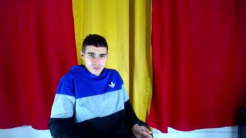 Snapshot of skyler_wild chatting on January 2025 05:01:01 AM Skyler online show from January 2025 05:01:01 AM