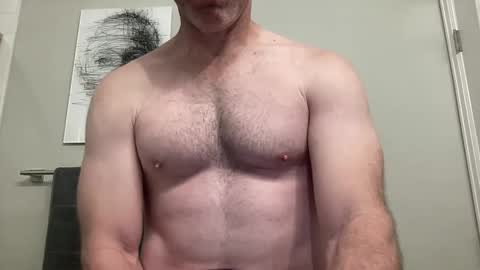 Snapshot of skylineboatclub chatting on December 2024 06:38:02 PM skylineboatclub online show from December 2024 06:38:02 PM