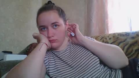 Snapshot of skyressie333 chatting on June 2026 06:27:01 AM skyressie333 online show from June 2026 06:27:01 AM