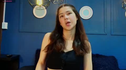 Snapshot of skyy_bloom chatting on October 2025 11:33:02 AM Sky online show from October 2025 11:33:02 AM