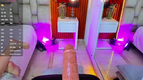 Whitnet  online show from April 2026 08:39:02 PM