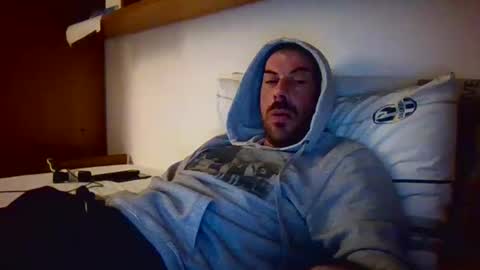 Snapshot of slevin1983 chatting on December 2024 12:21:02 AM slevin online show from December 2024 12:21:02 AM