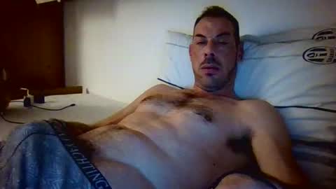 Snapshot of slevin1983 chatting on January 2025 09:50:01 PM slevin online show from January 2025 09:50:01 PM