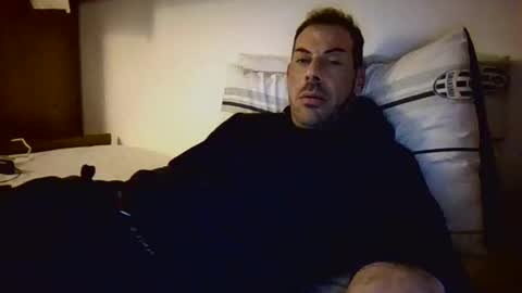 Snapshot of slevin1983 chatting on February 2025 12:27:02 AM slevin online show from February 2025 12:27:02 AM