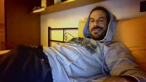 Snapshot of slevin1983 chatting on May 2026 12:50:02 AM slevin online show from May 2026 12:50:02 AM