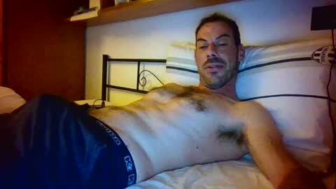 Snapshot of slevin1983 chatting on June 2026 08:44:02 PM slevin online show from June 2026 08:44:02 PM