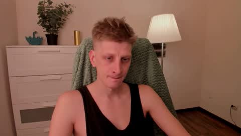 Snapshot of slim_andy chatting on November 2025 08:18:01 PM Andy online show from November 2025 08:18:01 PM