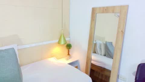 Snapshot of slim_chocobar18 chatting on October 2025 01:33:02 PM slim_chocobar18 online show from October 2025 01:33:02 PM