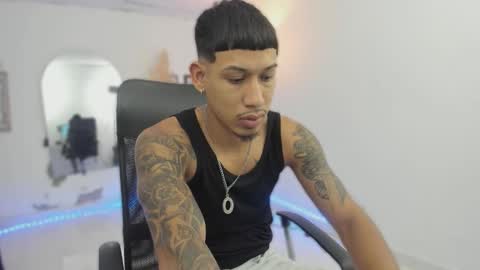 slim_master12 online show from January 2026 11:42:01 PM