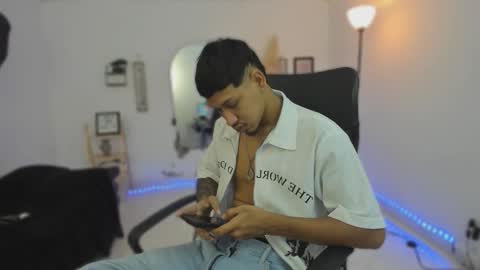 slim_master12 online show from January 2026 02:59:02 AM