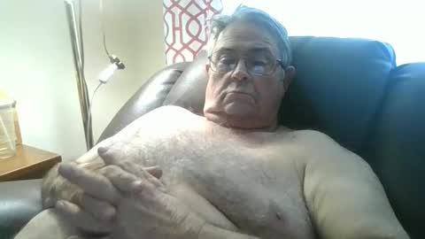 Snapshot of slippery_duck chatting on December 2025 05:18:02 PM slippery_duck online show from December 2025 05:18:02 PM