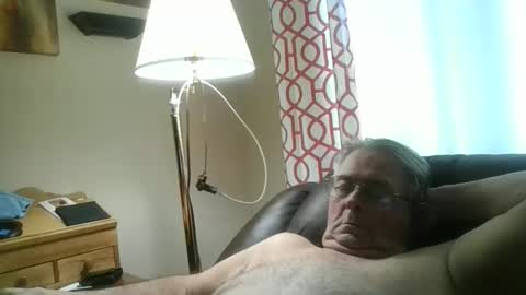 Snapshot of slippery_duck chatting on February 2026 05:21:01 PM slippery_duck online show from February 2026 05:21:01 PM