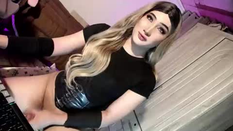 Snapshot of slut_bigcock chatting on June 2026 05:54:01 AM Nathalie online show from June 2026 05:54:01 AM