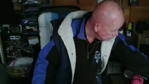 Snapshot of slutboybot chatting on November 2025 10:03:01 AM slutboybot online show from November 2025 10:03:01 AM