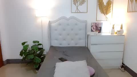 slutty_aurora online show from February 2025 04:48:01 PM