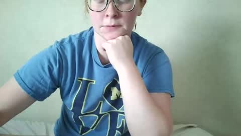 Snapshot of slutty_redhead3 chatting on June 2026 04:27:02 PM Slutty redhead3 online show from June 2026 04:27:02 PM