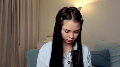 Lily online show from October 2025 01:31:02 PM