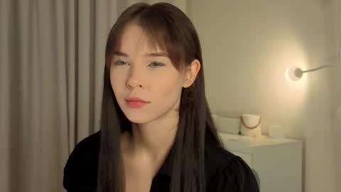 Lily online show from November 2025 01:54:01 PM