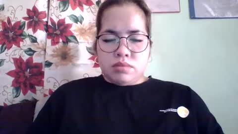 Snapshot of small_boobs59 chatting on October 2025 12:03:01 AM Lovewella online show from October 2025 12:03:01 AM