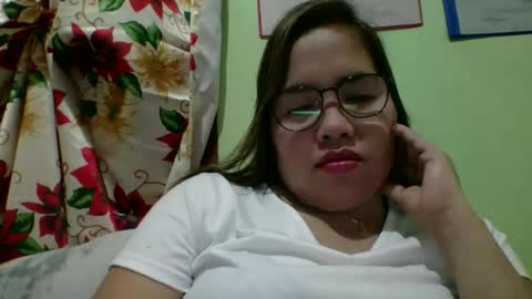 Snapshot of small_boobs59 chatting on November 2025 08:35:01 AM Lovewella online show from November 2025 08:35:01 AM