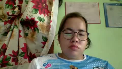 Snapshot of small_boobs59 chatting on November 2025 01:49:02 AM Lovewella online show from November 2025 01:49:02 AM