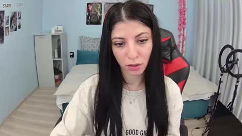 Snapshot of small_horny_girl chatting on October 2025 08:27:02 AM small_horny_girl online show from October 2025 08:27:02 AM