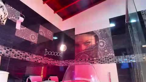 Snapshot of small_hot19 chatting on October 2025 09:38:02 AM Small Hot19 online show from October 2025 09:38:02 AM