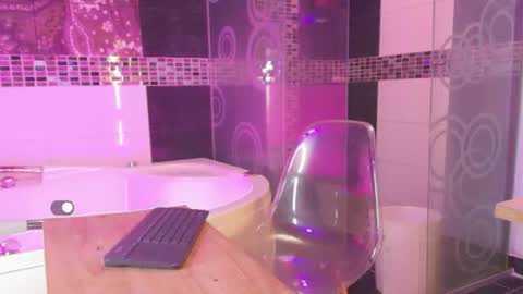 Small Hot19 online show from June 2026 03:03:03 PM