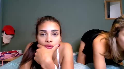 Snapshot of smallparismodel chatting on December 2024 04:32:02 PM babyana online show from December 2024 04:32:02 PM