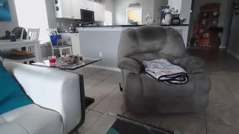 Snapshot of smallpenisbigtongue chatting on January 2025 04:48:01 PM Daddy online show from January 2025 04:48:01 PM