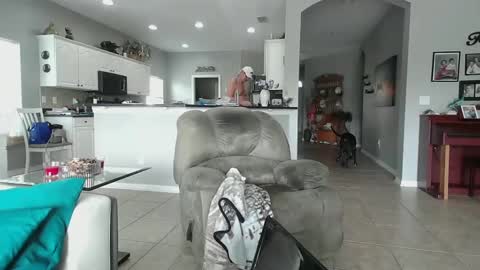 Snapshot of smallpenisbigtongue chatting on February 2025 04:11:02 PM Daddy online show from February 2025 04:11:02 PM