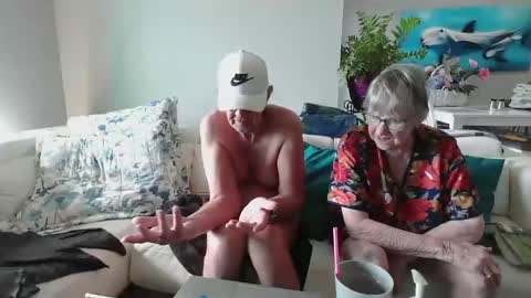 Snapshot of smallpenisbigtongue chatting on February 2025 04:40:01 PM Daddy online show from February 2025 04:40:01 PM