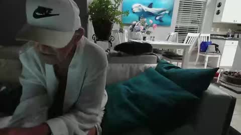 Snapshot of smallpenisbigtongue chatting on February 2025 03:40:01 AM Daddy online show from February 2025 03:40:01 AM