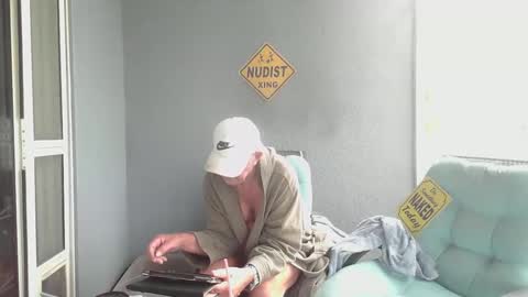 Snapshot of smallpenisbigtongue chatting on October 2025 01:32:02 PM Daddy online show from October 2025 01:32:02 PM