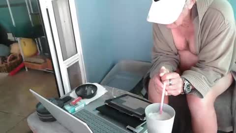 Snapshot of smallpenisbigtongue chatting on November 2025 01:44:02 PM Daddy online show from November 2025 01:44:02 PM