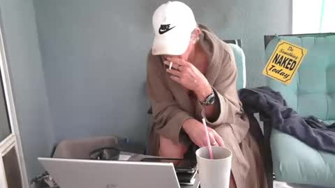 Daddy online show from December 2025 02:23:02 PM