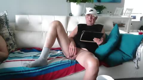 Snapshot of smallpenisbigtongue chatting on May 2026 03:31:01 PM Daddy online show from May 2026 03:31:01 PM