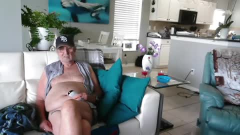 Snapshot of smallpenisbigtongue chatting on July 2026 03:15:01 PM Daddy online show from July 2026 03:15:01 PM
